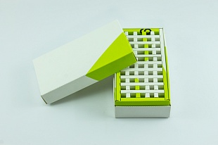 Коробка из картона зеленая