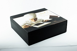 Коробка из переплетного картона Lindt черная