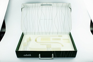 Кашированная коробка из микрогофрокартона самосборная Ahti
