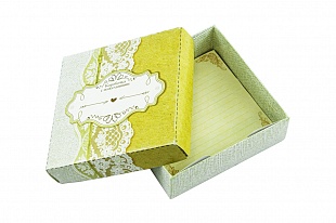 Коробка из картона желтая