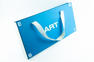 Кашированный пакет из переплетного картона синий