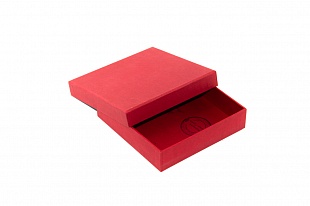 Кашированная коробка из переплетного картона крышка-дно Красная