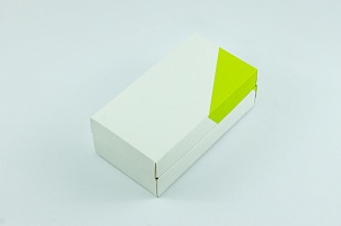 Коробка из картона зеленая
