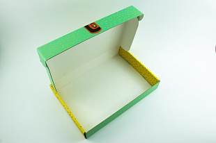 Кашированная коробка из микрогофрокартона самосборная Театр Теней