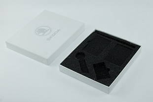 Кашированная коробка из переплетного картона крышка-дно Skoda